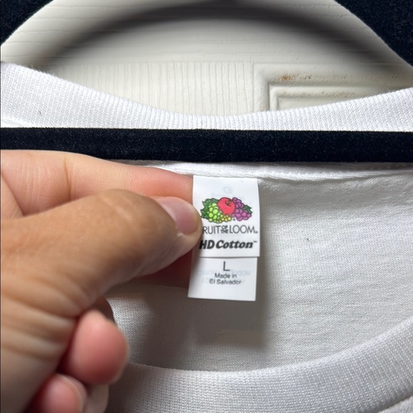 Unisex Modelo Graphic Tee Size Large - Picture 5 of 5